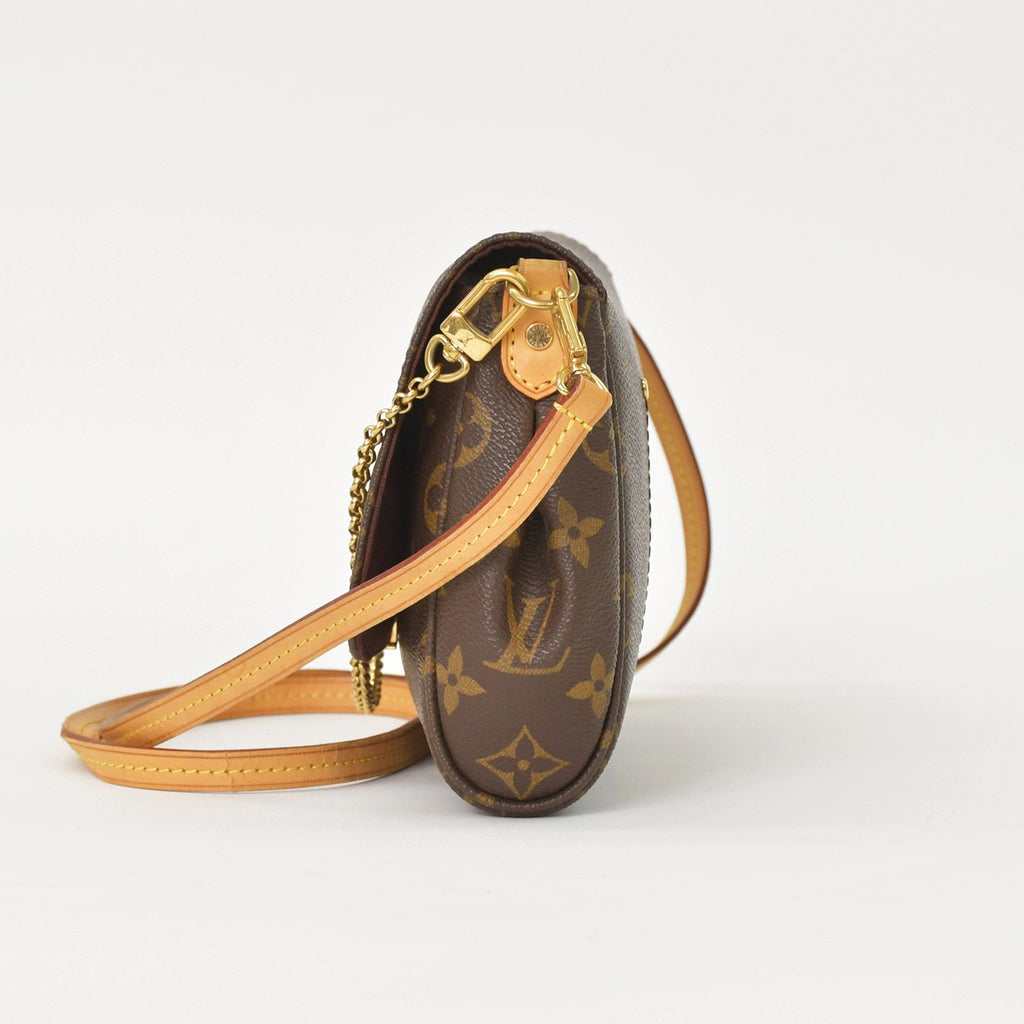 Louis Vuitton Favorite MM 2-Way Shoulder Bag Monogram Brown — view 3