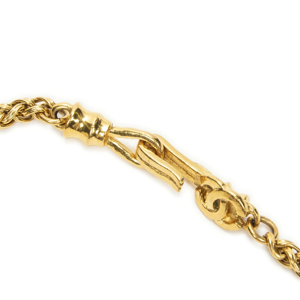 Chanel CC Paisley Pendant Gold Plated — view 3