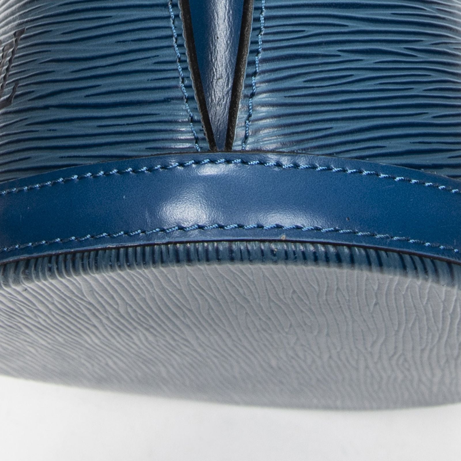 Louis Vuitton Cluny Blue Epi Shoulder — view 7