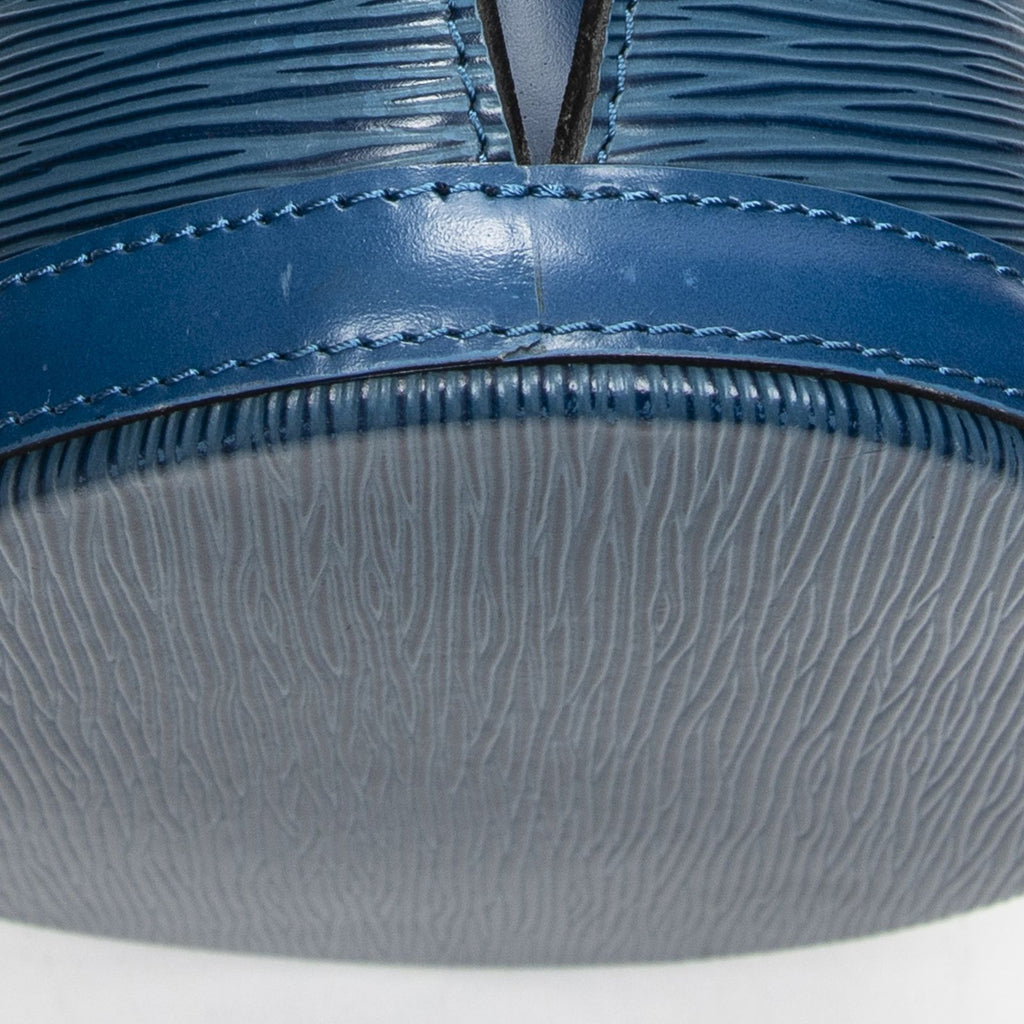 Louis Vuitton Cluny Blue Epi Shoulder — view 8