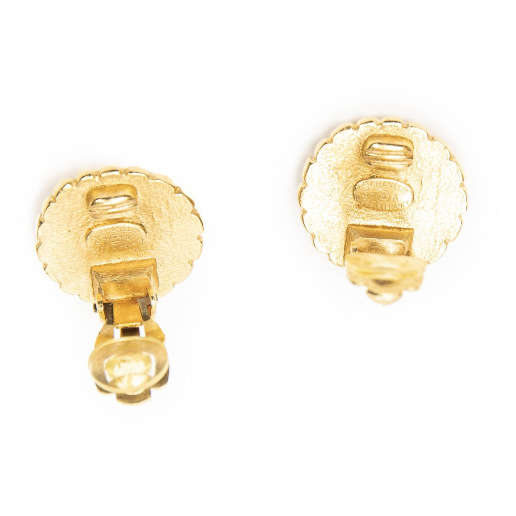 Chanel Large CC Round Clip on Earrings Gold Plated — view 3