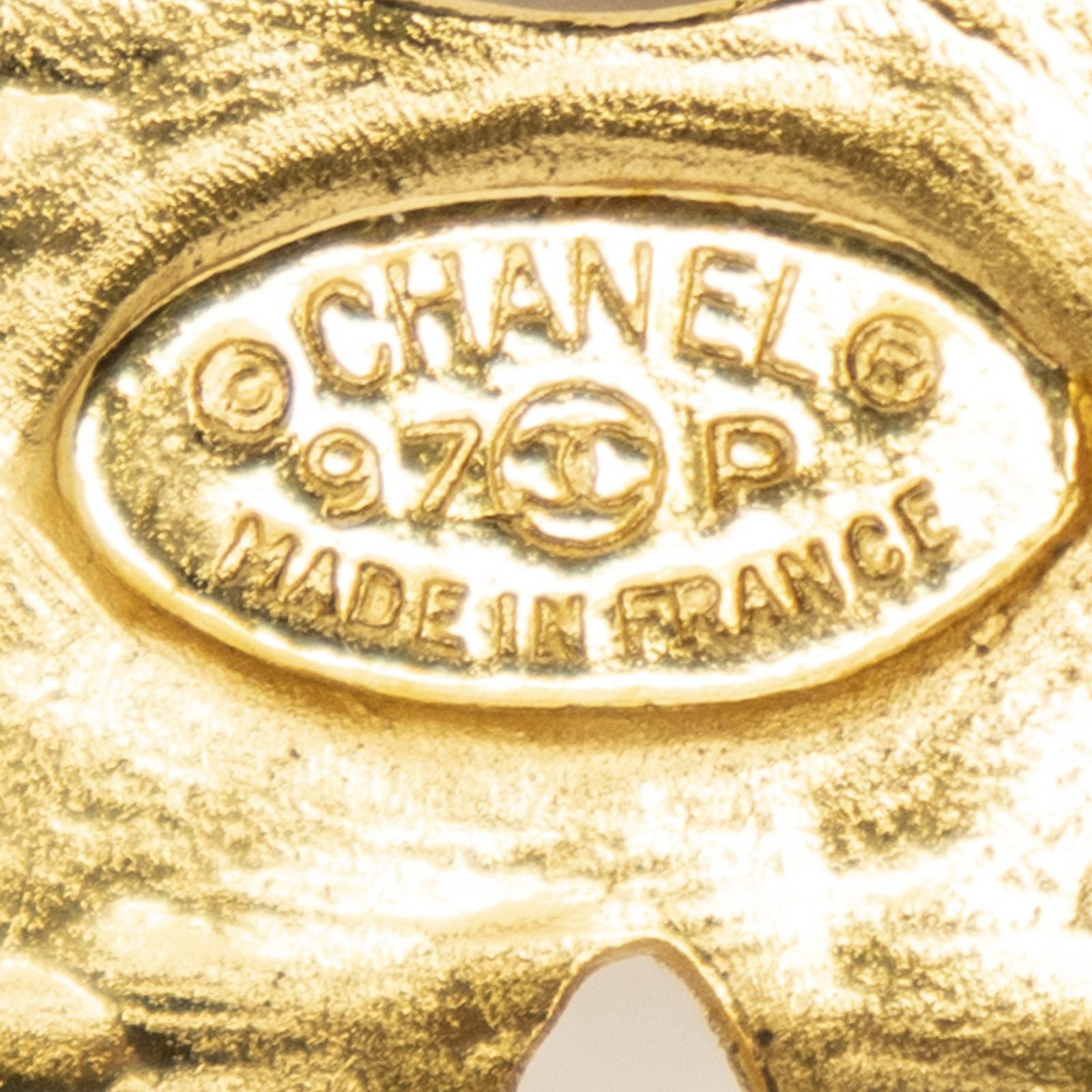 Chanel CC Twisted Brooch — view 3