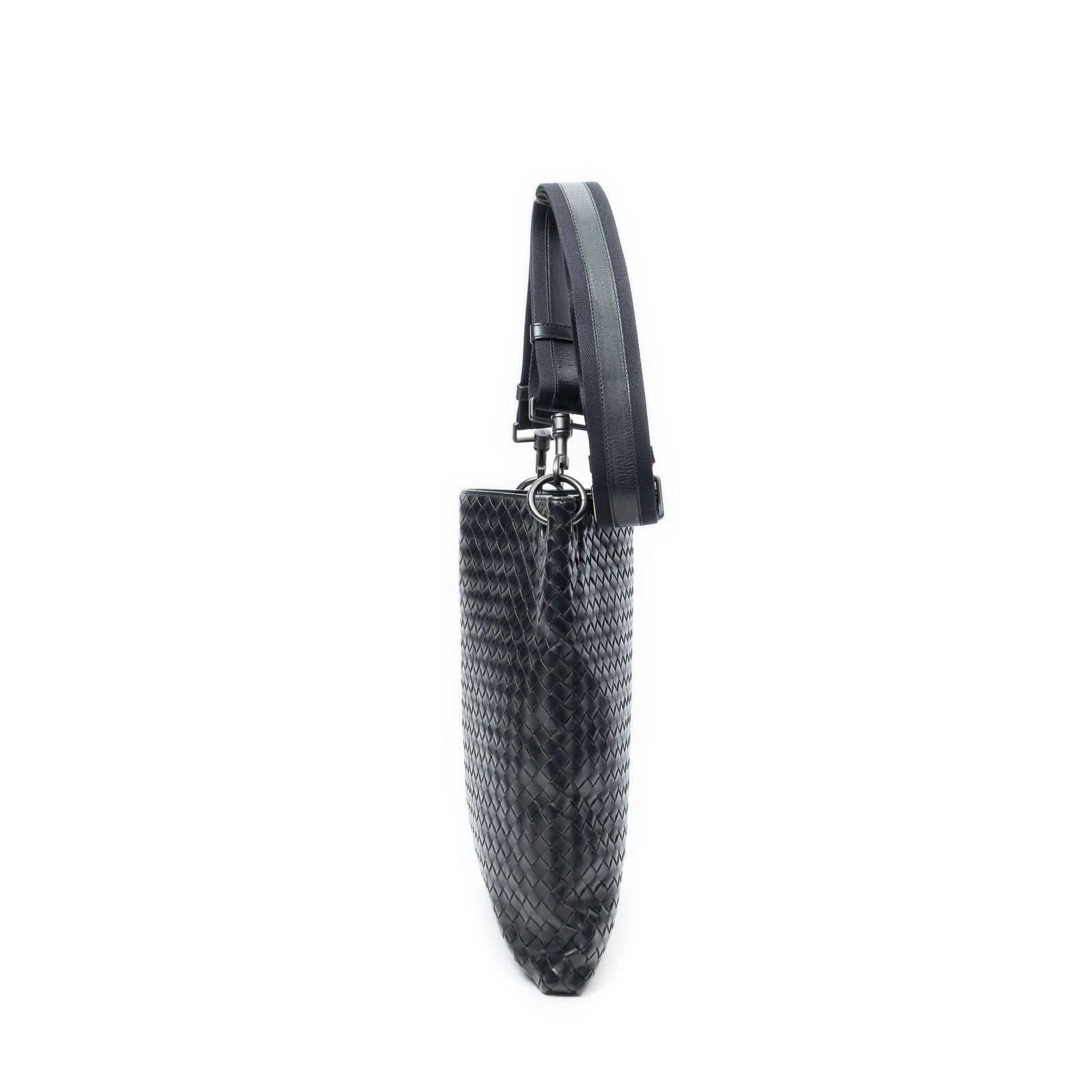 Bottega Veneta Flat Messenger Black Intrecciato Leather Shoulder — view 3