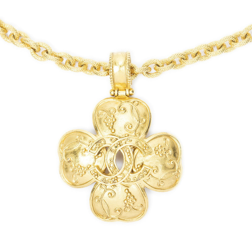 Chanel CC Logo Clover Pendant Chain Necklace Gold Plated — view 2