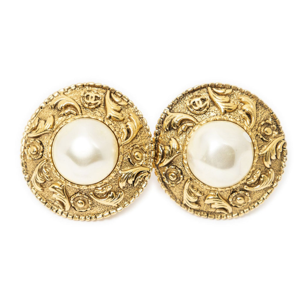 Chanel CC Logo Round Clip Type Earrings Gold Plated