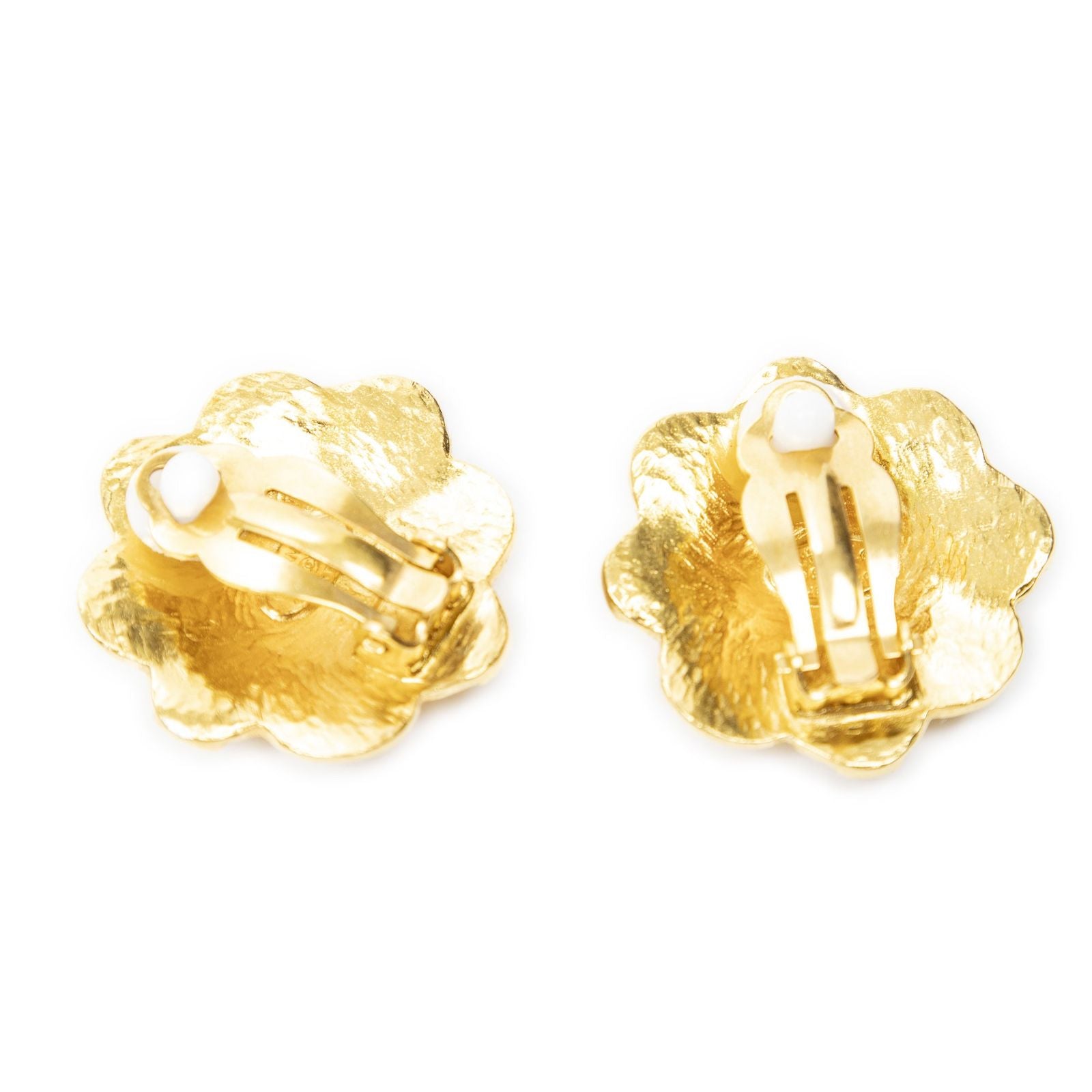 Chanel CC Logo Heart Clip Type Earrings Gold Plated — view 2