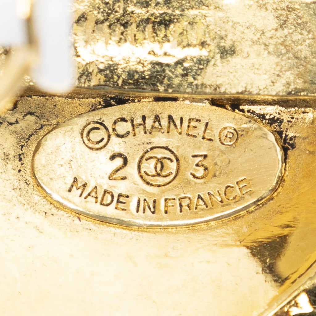 Chanel Large CC Round Clip on Earrings Gold Plated — view 3