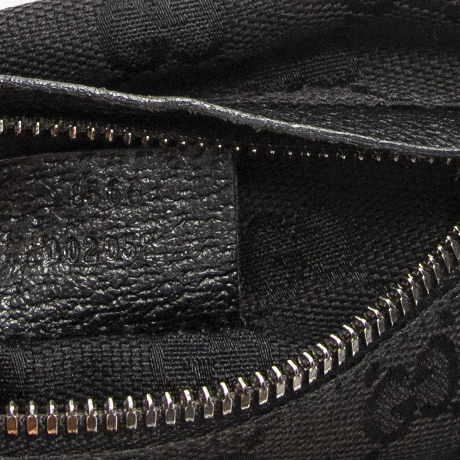 Gucci Waistpouch Black GG Canvas Belt — view 5