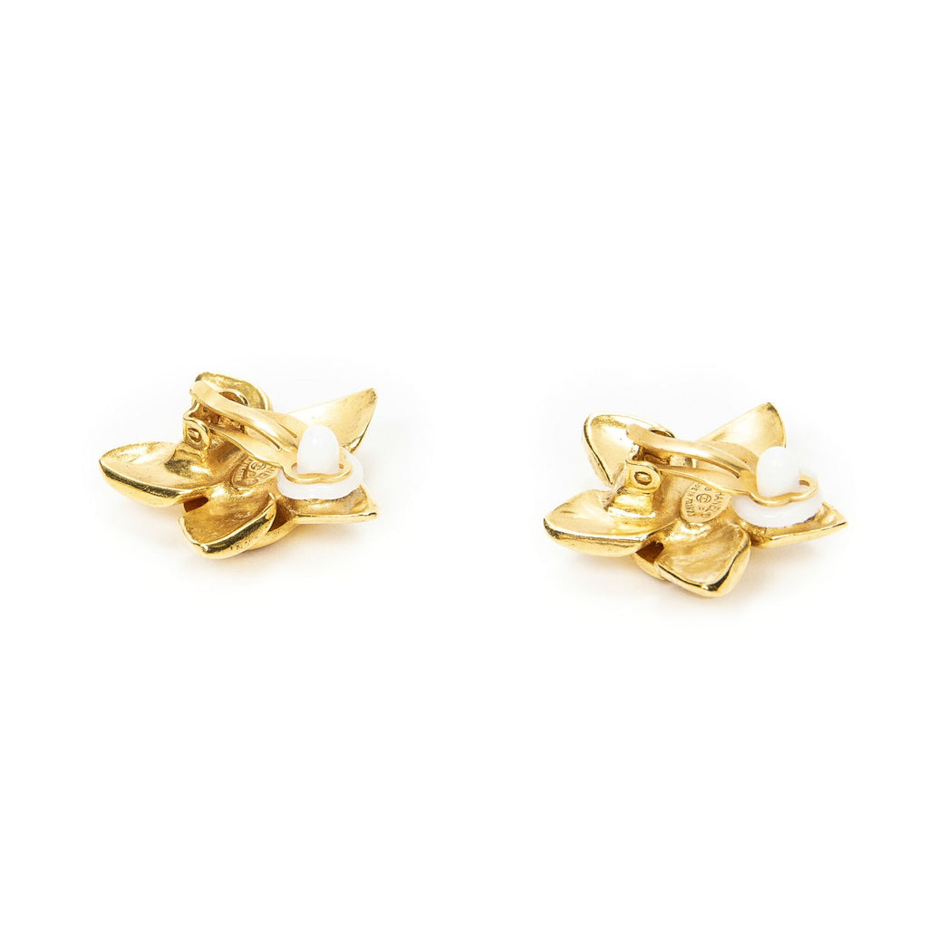 Chanel CC Logo Square Clip Type Earrings Gold Plated — view 2