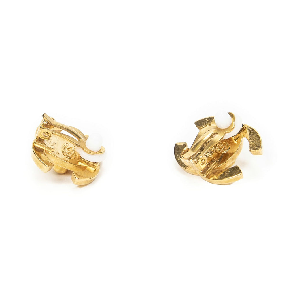Chanel CC Turnlock Clip on Earrings Gold Plated — view 2