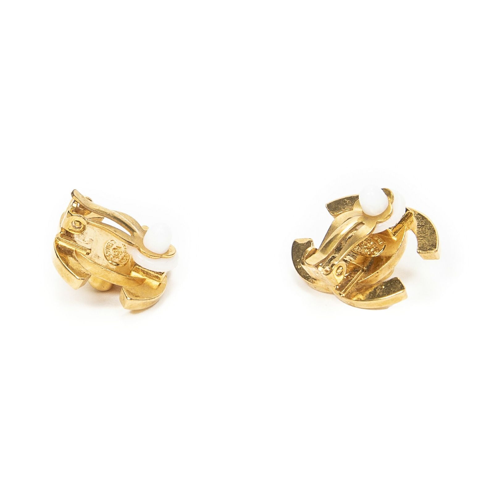 Chanel CC Turnlock Clip on Earrings Gold Plated — view 2