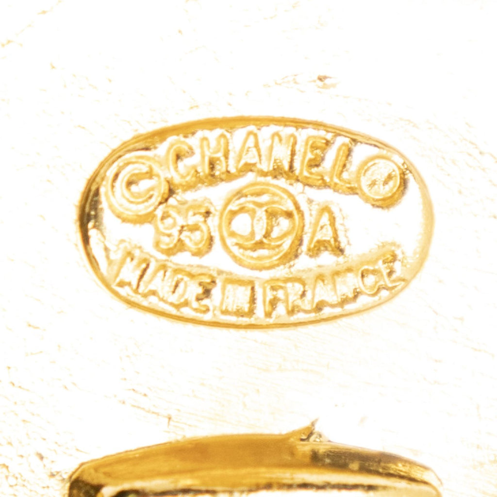 Chanel CC Turnlock Clip on Earrings Gold Plated — view 3