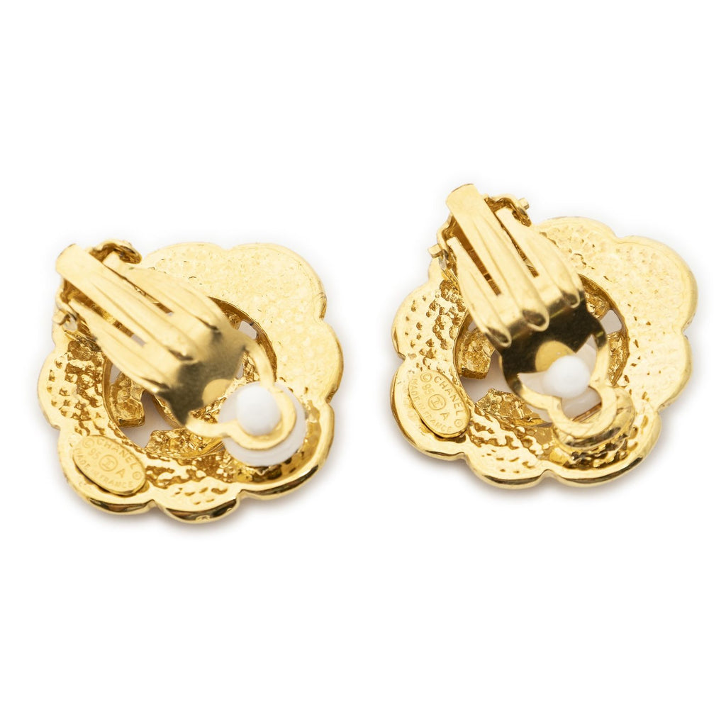 Chanel CC Logo Heart Clip Type Earrings Gold Plated — view 2