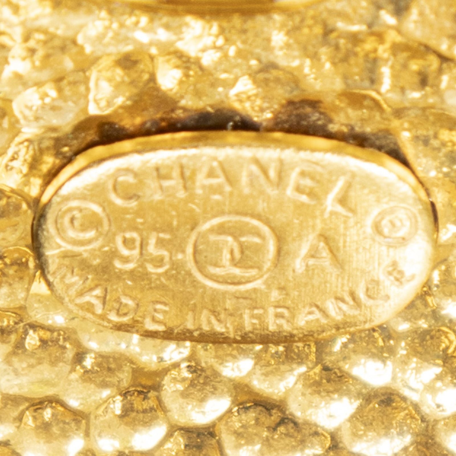 Chanel CC Logo Heart Clip Type Earrings Gold Plated — view 3