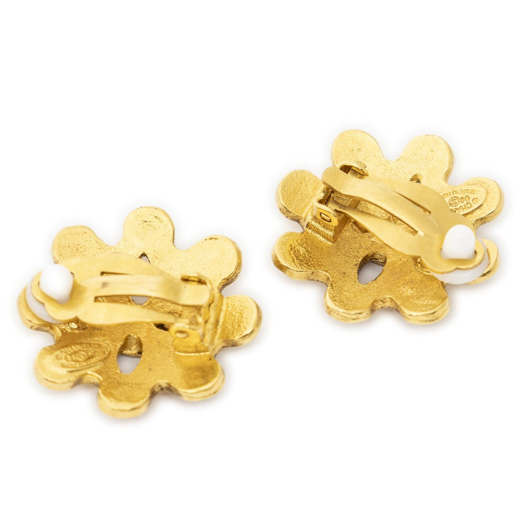 Chanel CC Logo Heart Clip Type Earrings Gold Plated — view 2
