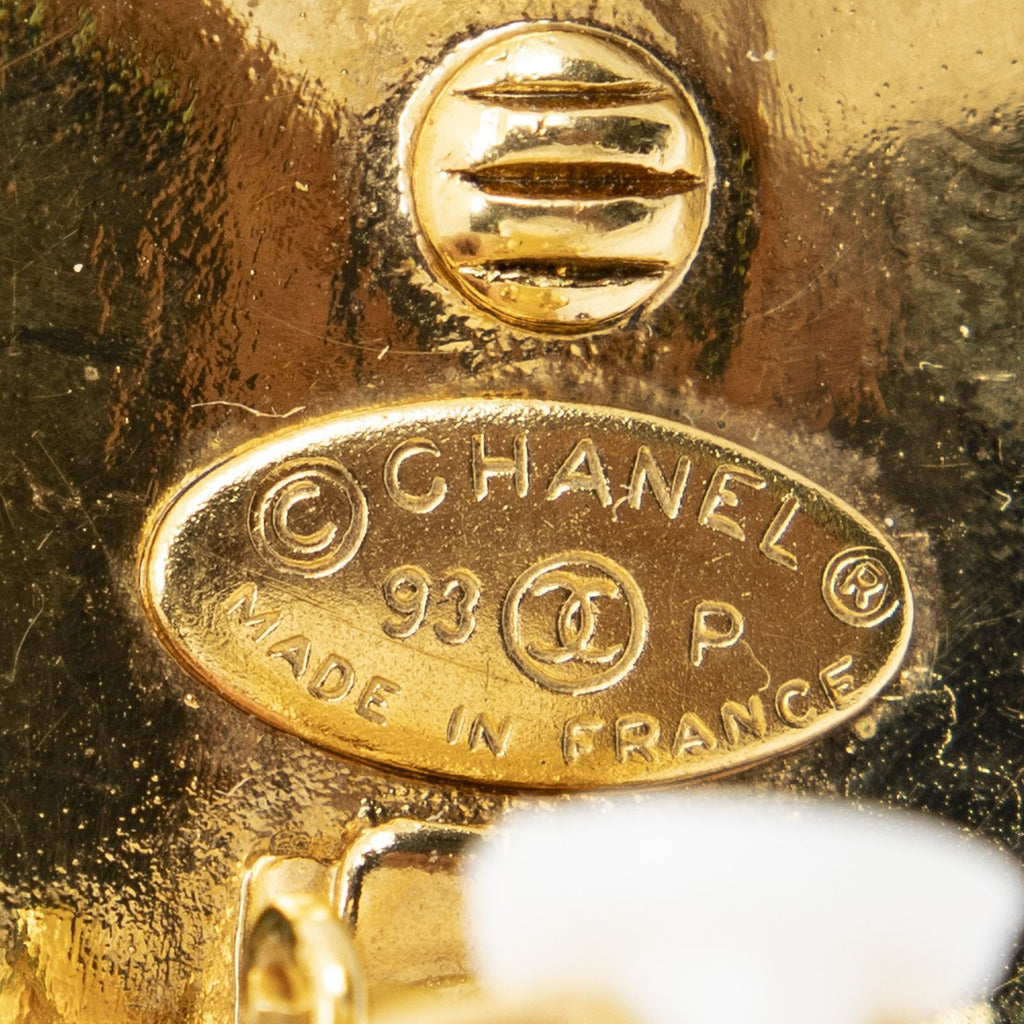 Chanel CC Logo Heart Clip Type Earrings Gold Plated — view 3