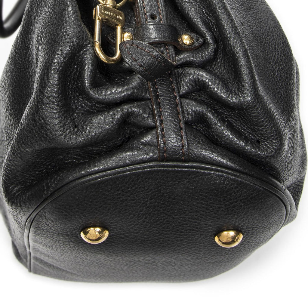 Louis Vuitton XL Bo Black Mahina Leather Shoulder — view 7