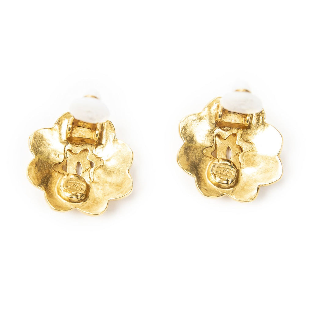 Chanel CC Logo Heart Clip Type Earrings Gold Plated — view 3