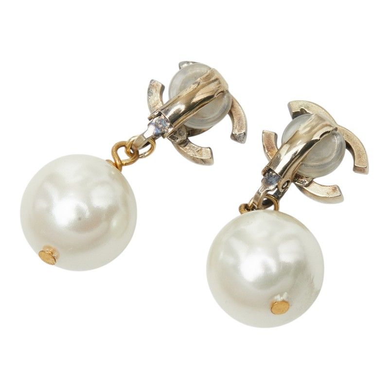 Chanel CC Logo Swing Earrings 09 Gold White Plated Faux Pearl — view 3