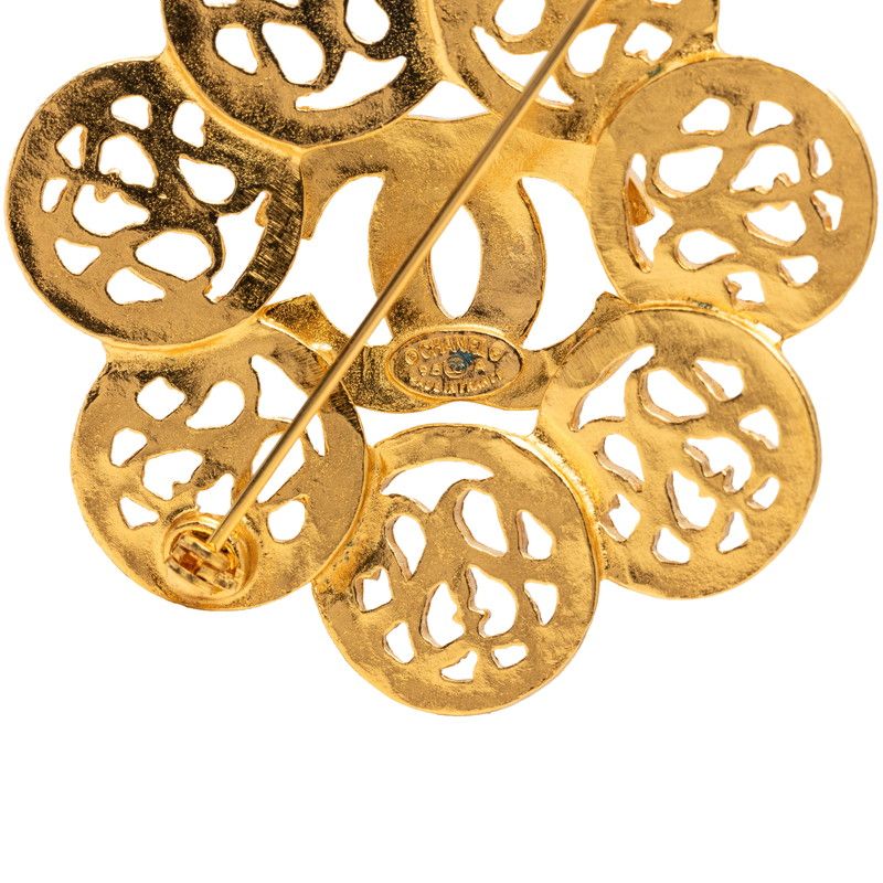 Chanel CC Logo Vintage Brooch Gold Plated — view 3