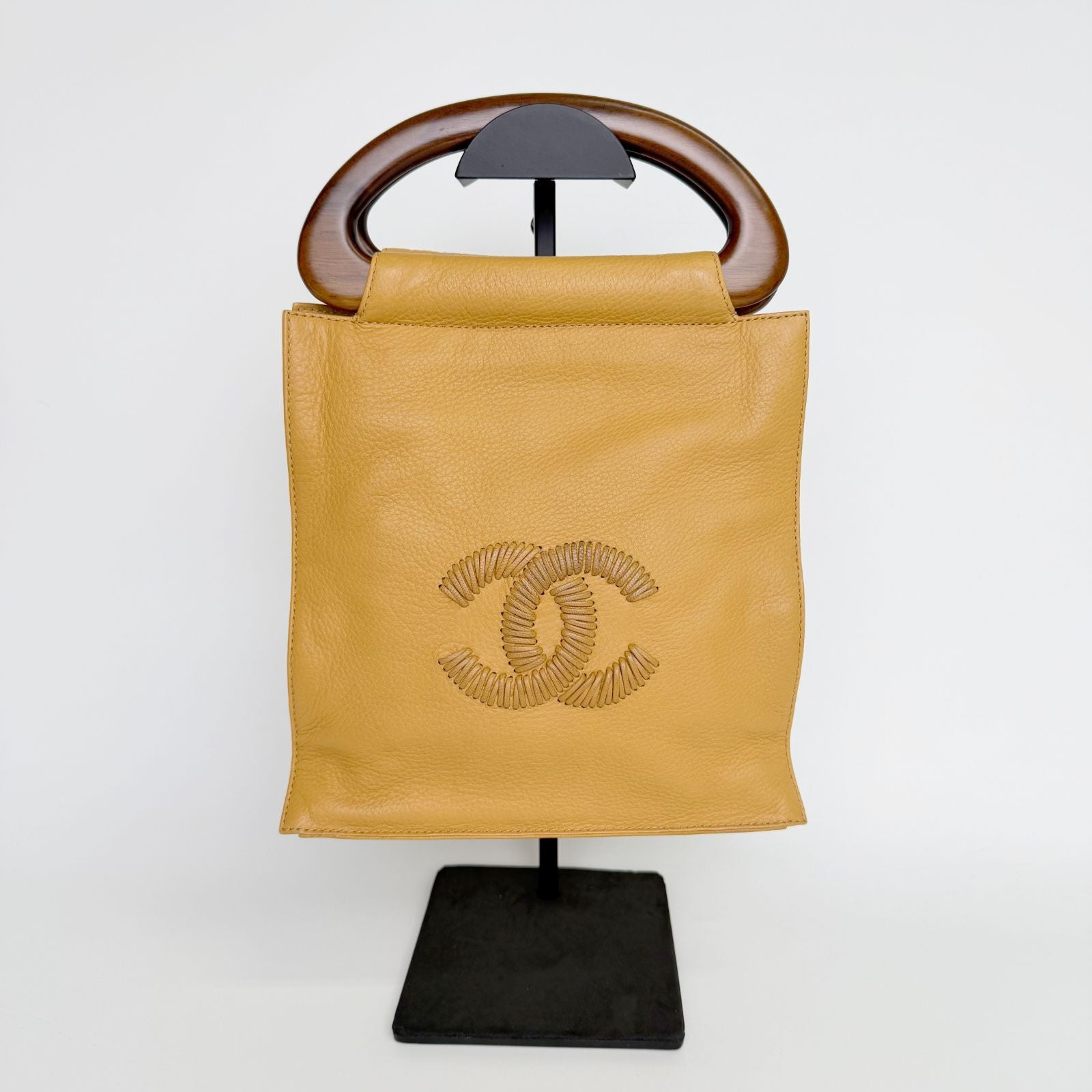 Chanel CC Logo Perforated Wood Handle Handbag Leather Yellow Brown Gold Vintage — view 3