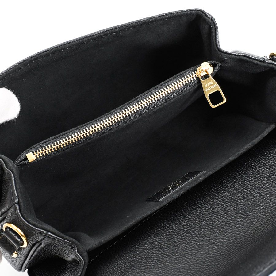 Louis Vuitton Shoulder Bag Pochette Metis East West — view 4