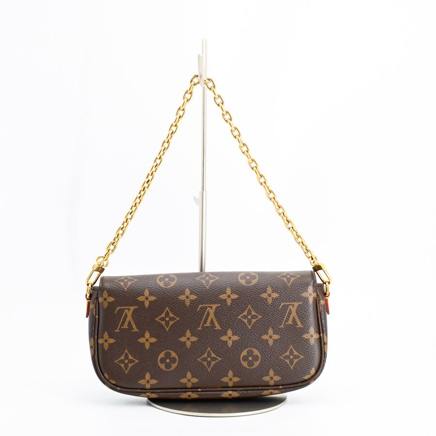 Louis Vuitton Shoulder Bag Wallet on Chain — view 3
