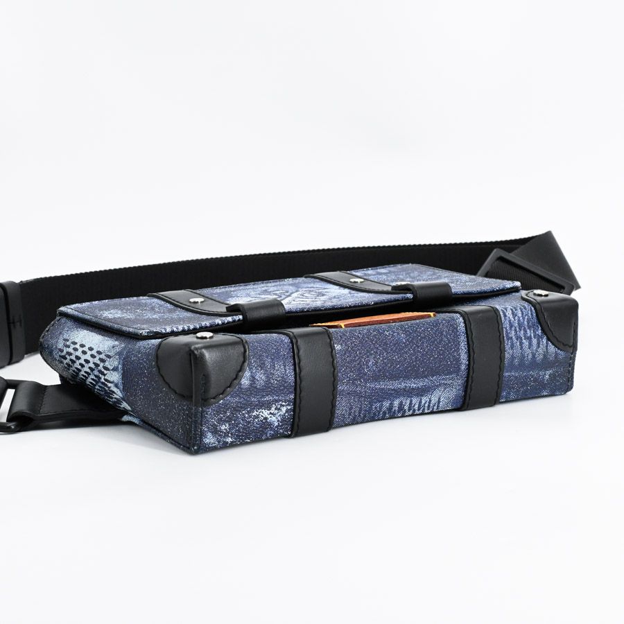 Louis Vuitton Shoulder Bag Trunk — view 5