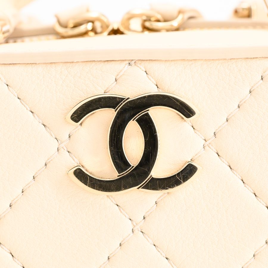 Chanel Handbag 2-Way Vanity — view 8