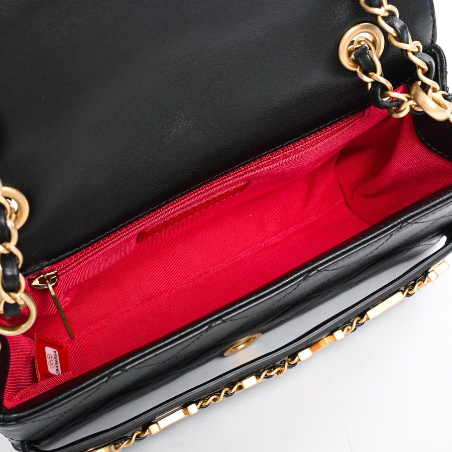 Chanel Shoulder Bag Logo Flap Chain — view 4