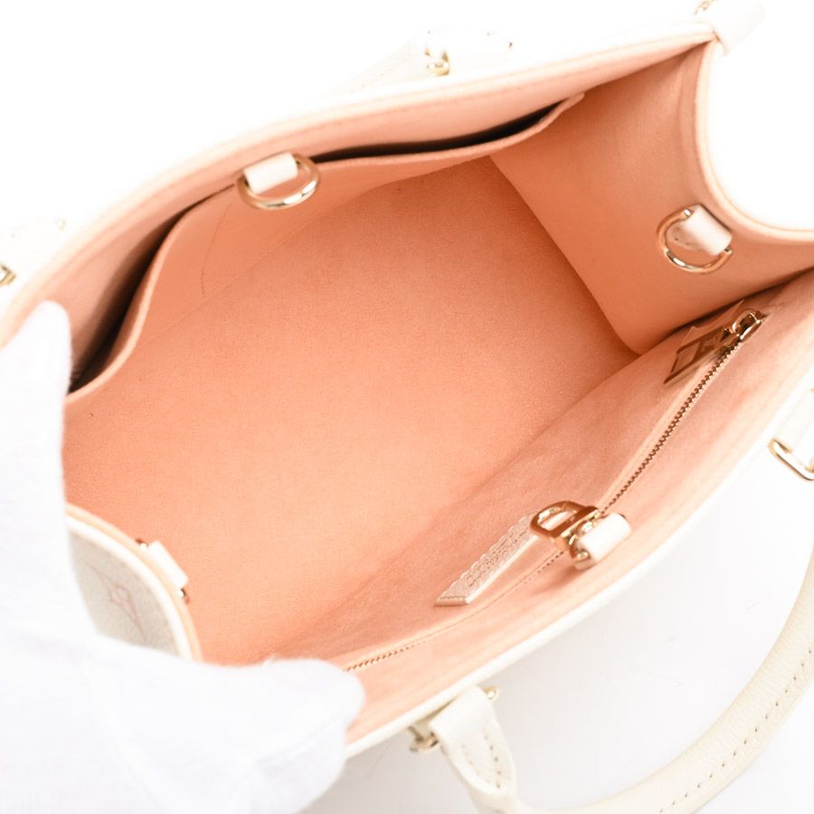 Louis Vuitton Handbag On The Go PM — view 4
