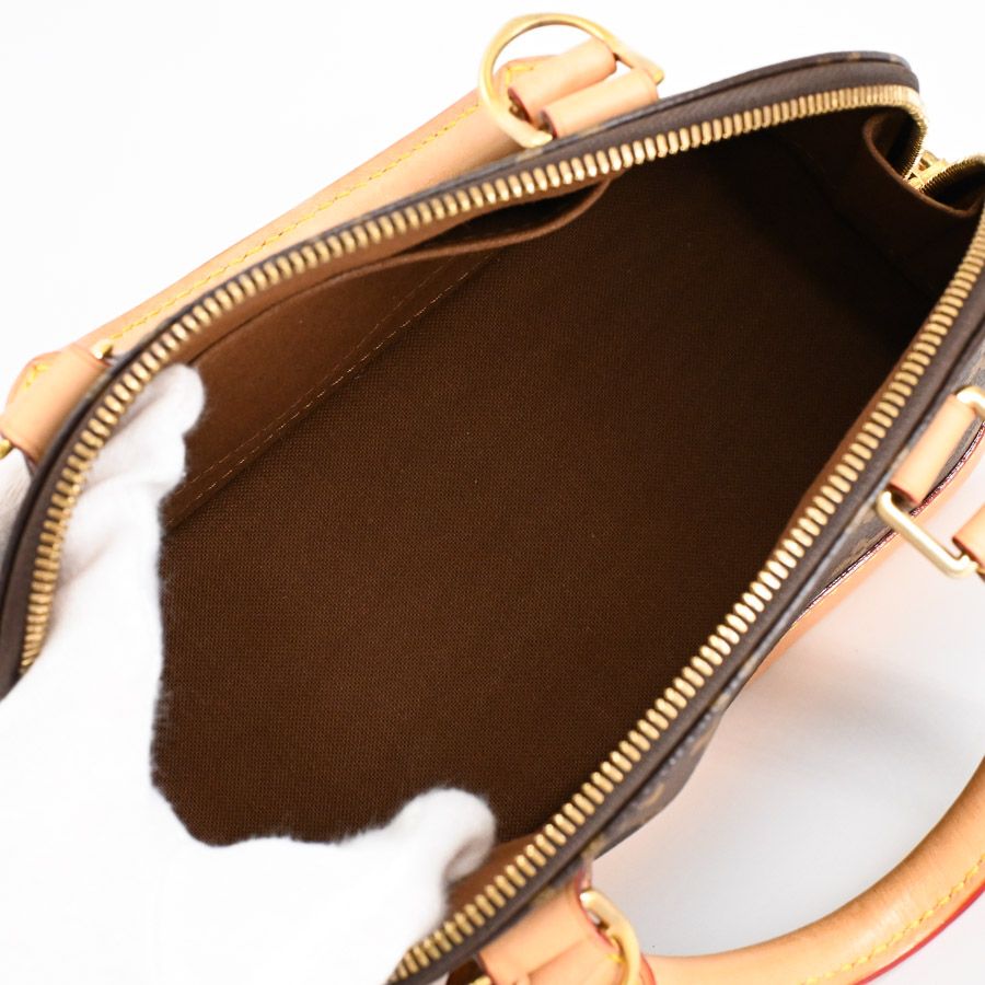 Louis Vuitton Handbag Alma BB — view 4