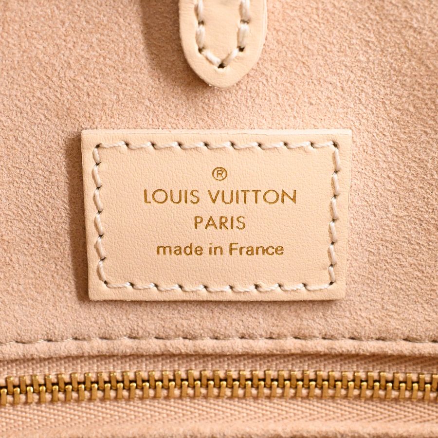Louis Vuitton Tote On The Go MM — view 7