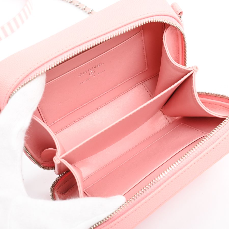 Chanel Shoulder Bag CC Filigree Mini Vanity — view 4