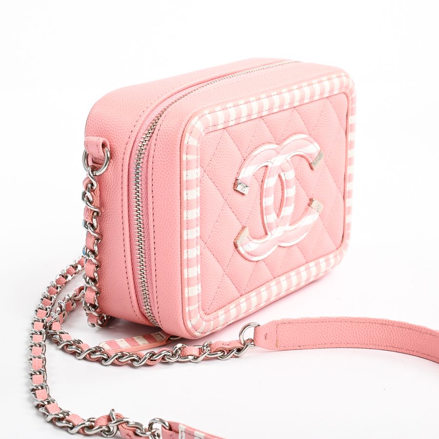 Chanel Shoulder Bag CC Filigree Mini Vanity — view 2