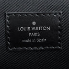 Louis Vuitton Shoulder Bag District — view 6