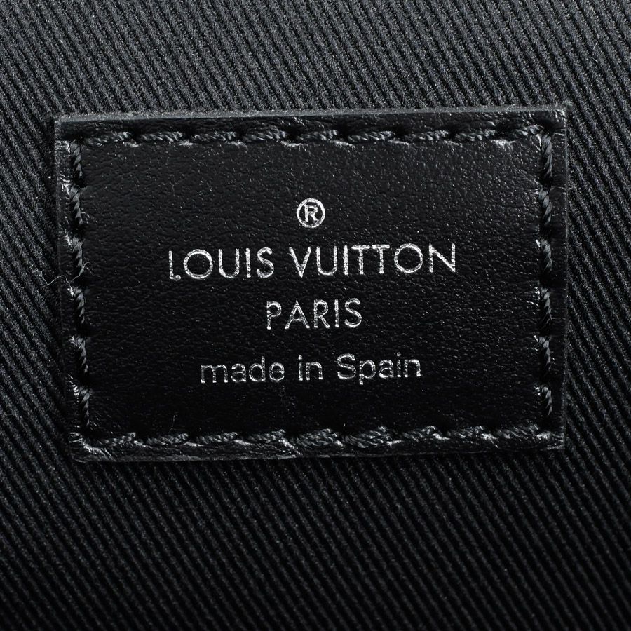 Louis Vuitton Shoulder Bag District — view 6
