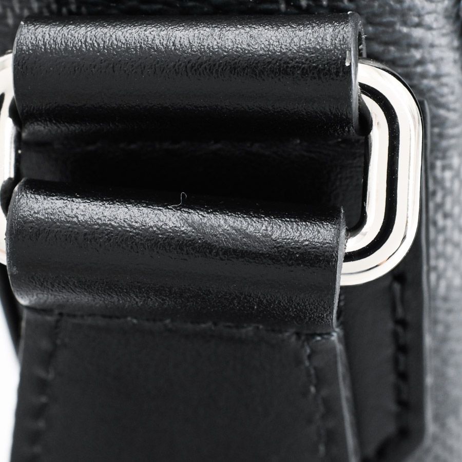 Louis Vuitton Shoulder Bag District — view 7