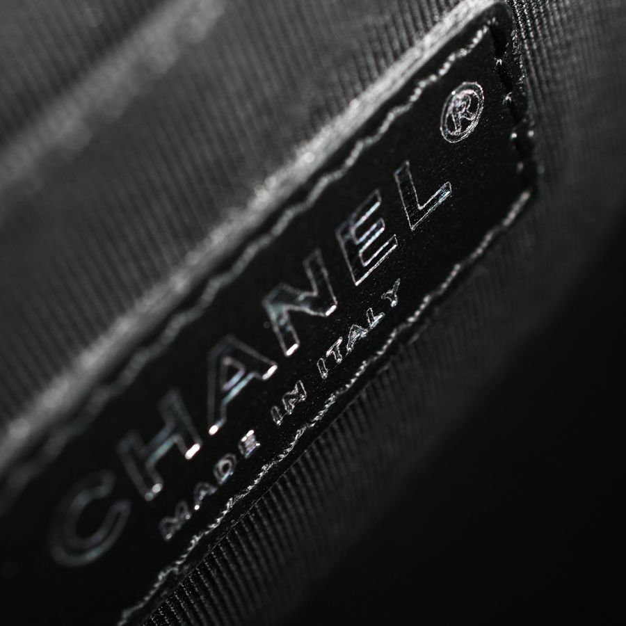 Chanel Shoulder Bag Boy Small — view 6