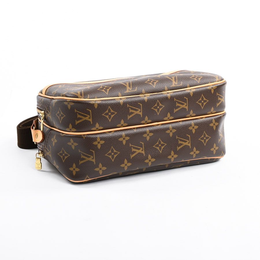 Louis Vuitton Shoulder Bag Reporter PM — view 5