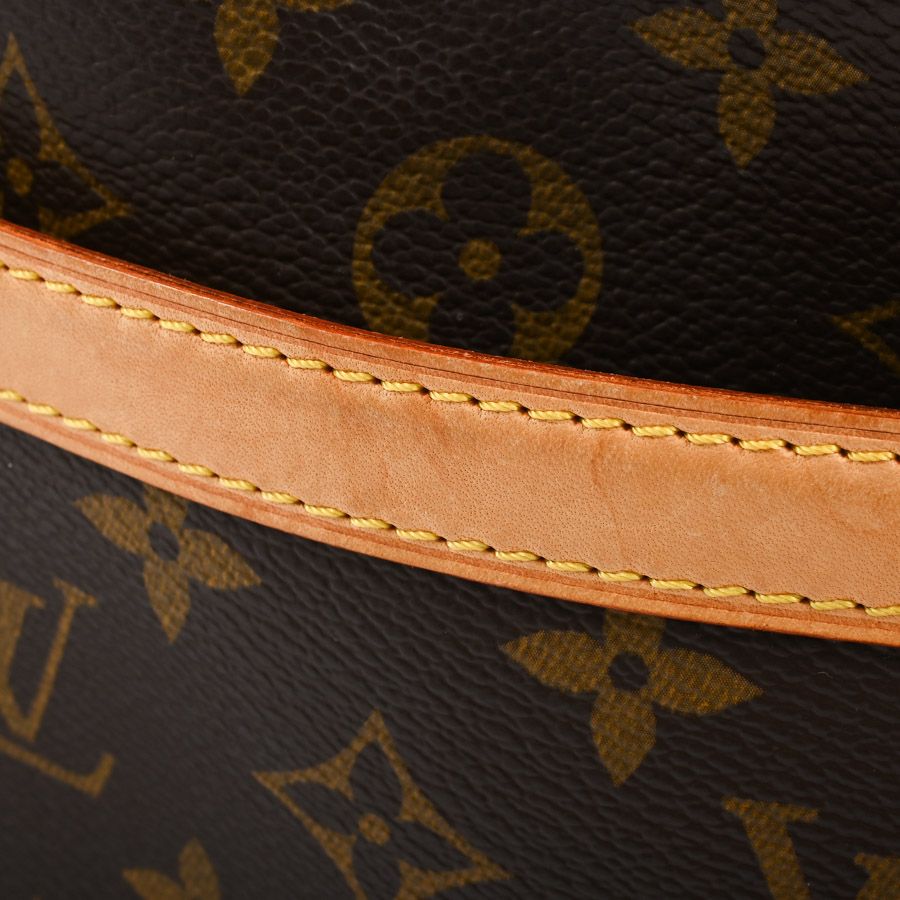 Louis Vuitton Shoulder Bag Reporter PM — view 8