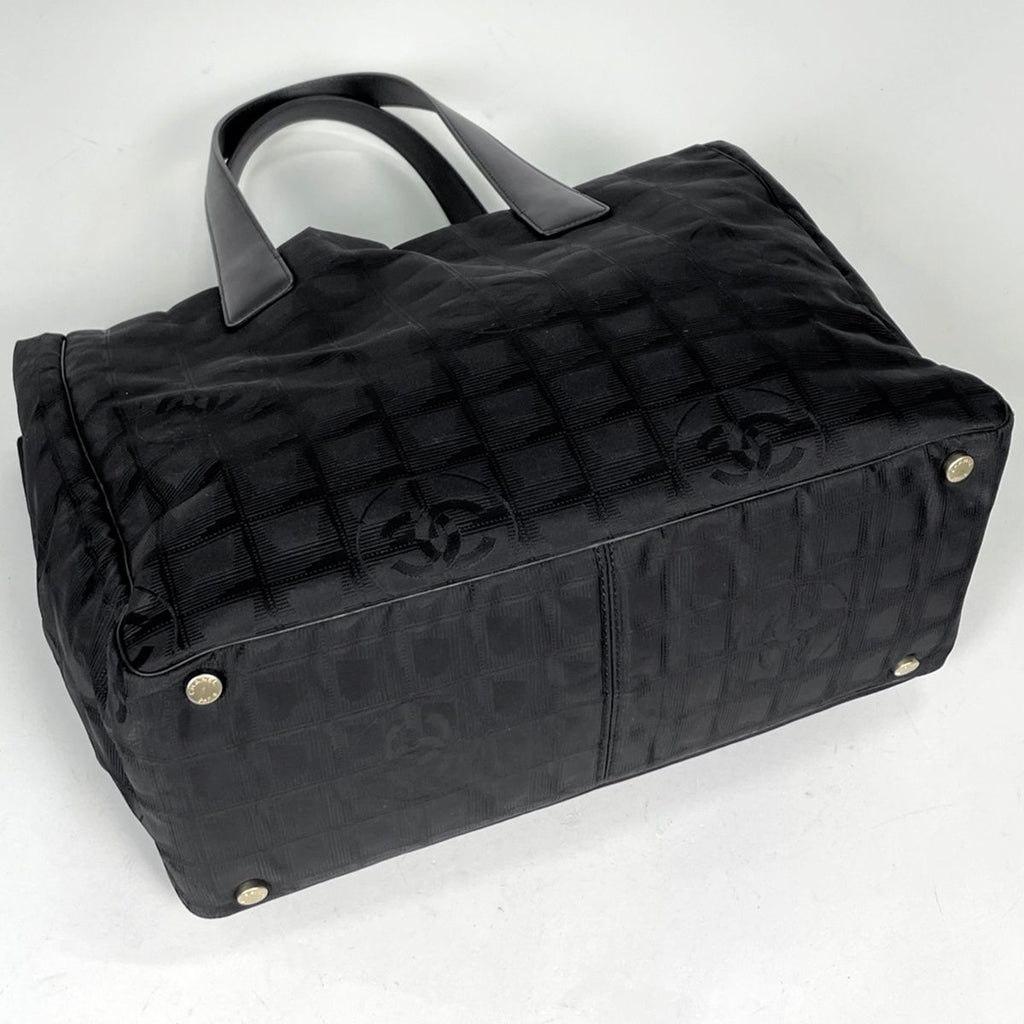 Chanel New Travel Line Tote MM CC Logo Nylon Jacquard Black — view 2