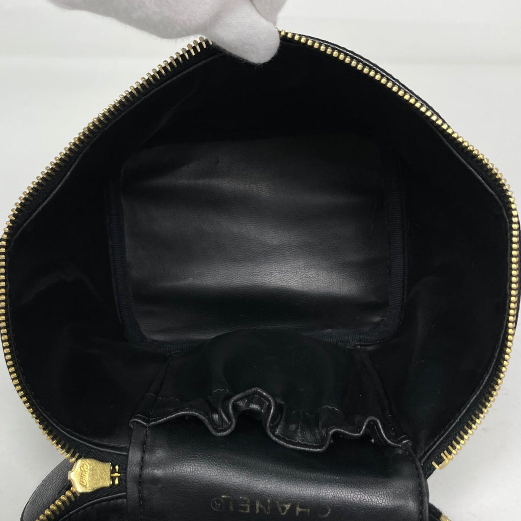 Chanel CC Logo Vanity Makeup Pouch Caviar Leather Black — view 7