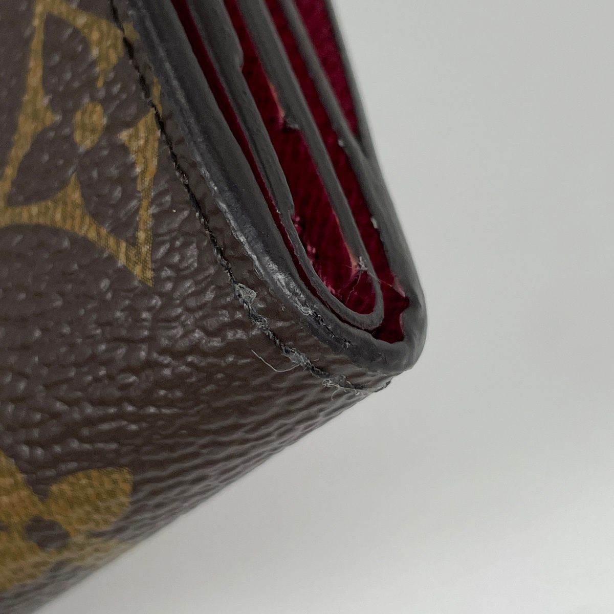 Louis Vuitton Portefeuille Zoe Trifold Wallet Monogram Brown Fuchsia — view 3