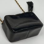 Chanel Shoulder Bag Triple CC Logo Fringe Leather Black — view 2