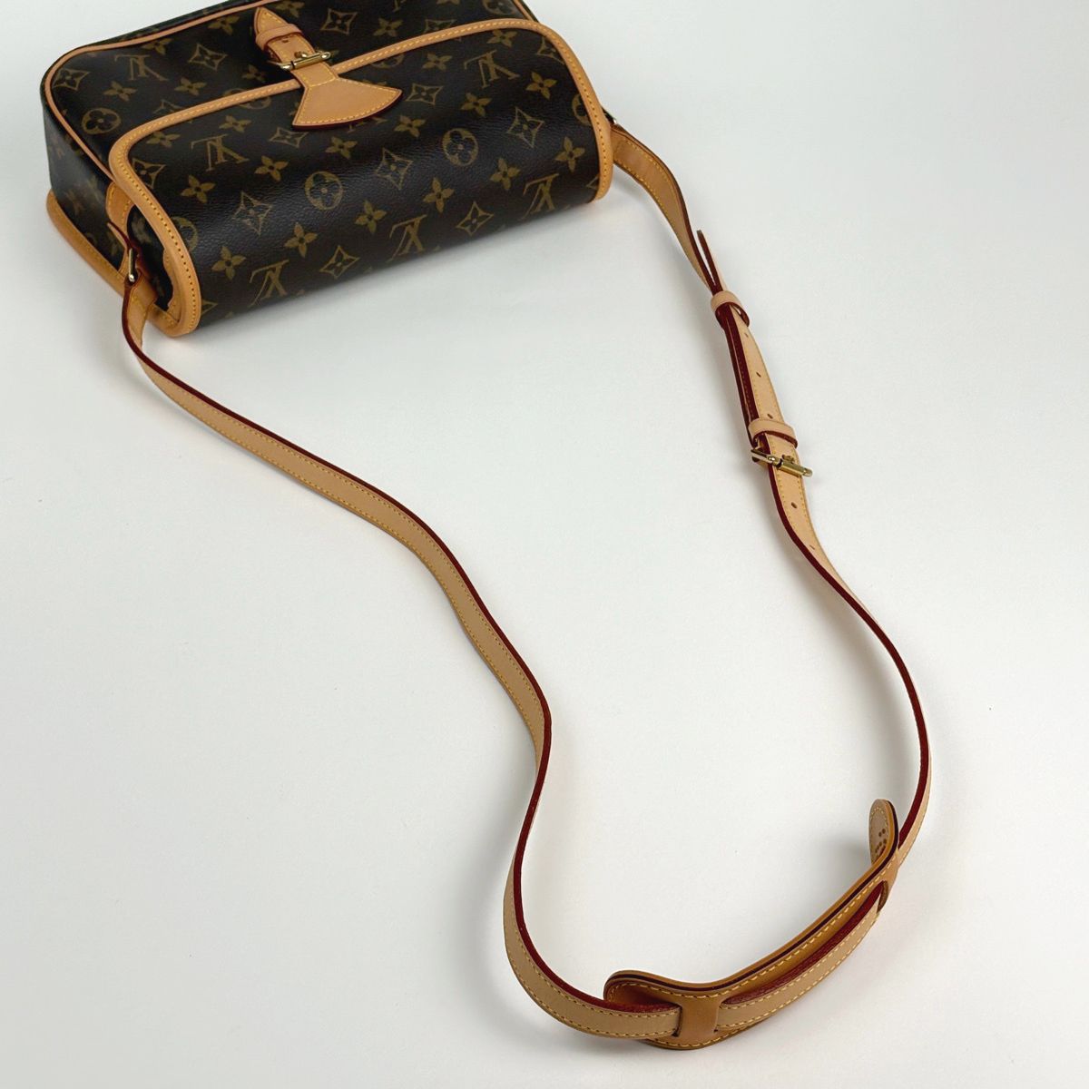 Louis Vuitton Sologne Shoulder Bag Monogram Brown — view 8