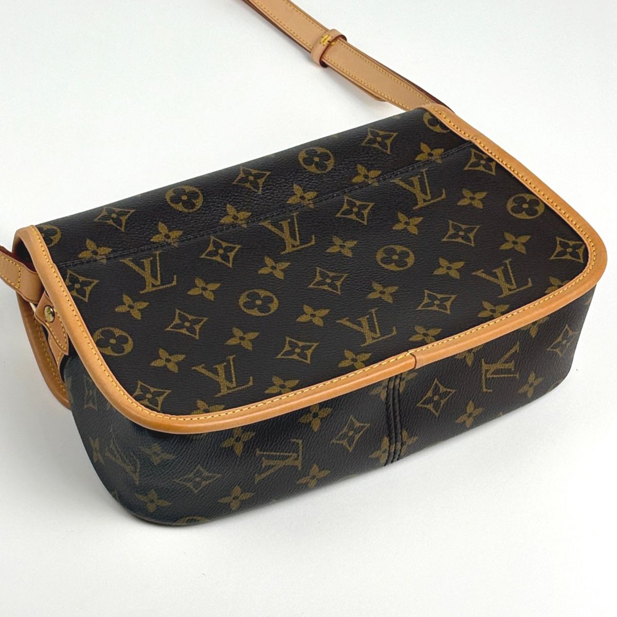Louis Vuitton Sologne Shoulder Bag Monogram Brown — view 2