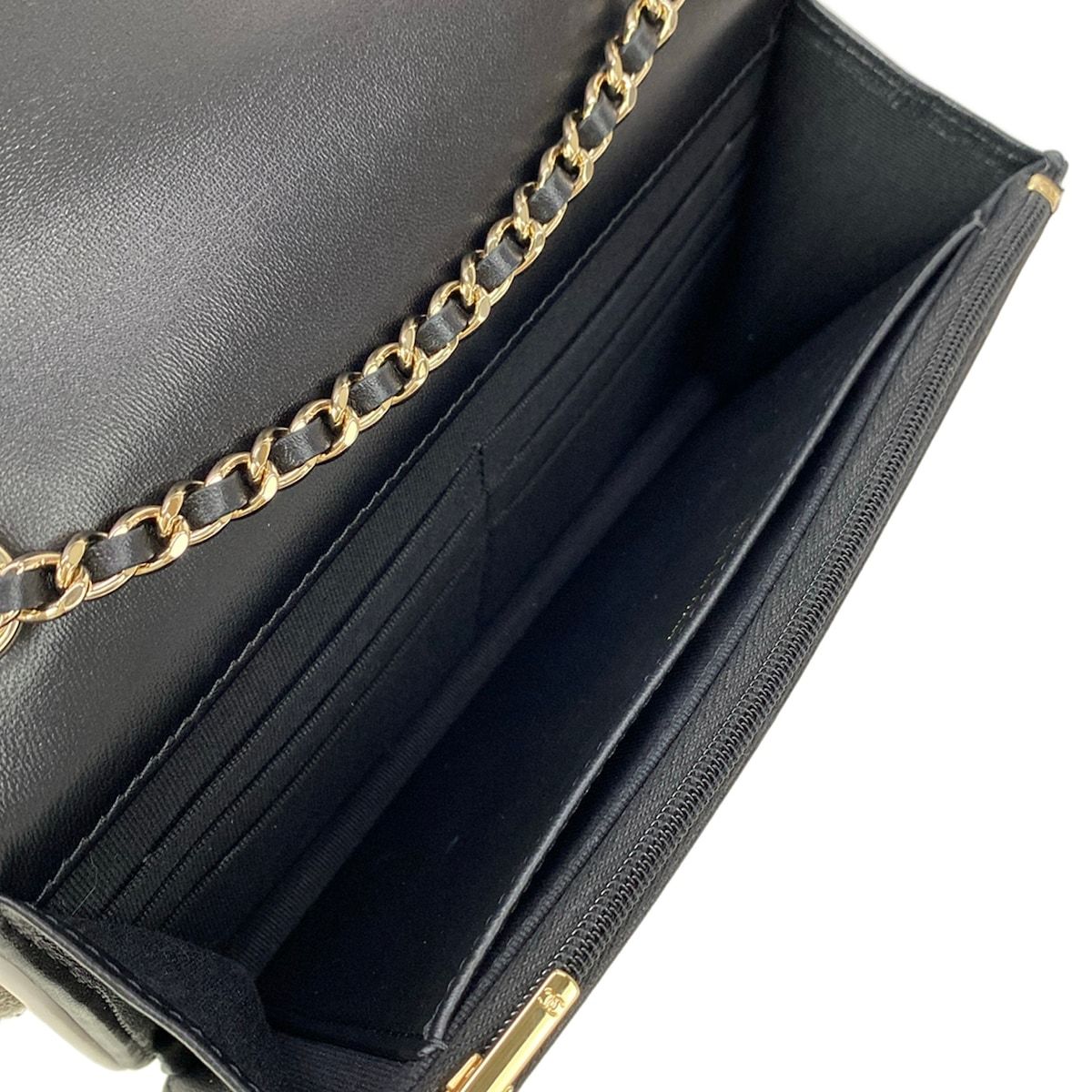Chanel Wallet Quilted Black White Chain Metal Gold Lambskin Shoulder — view 4