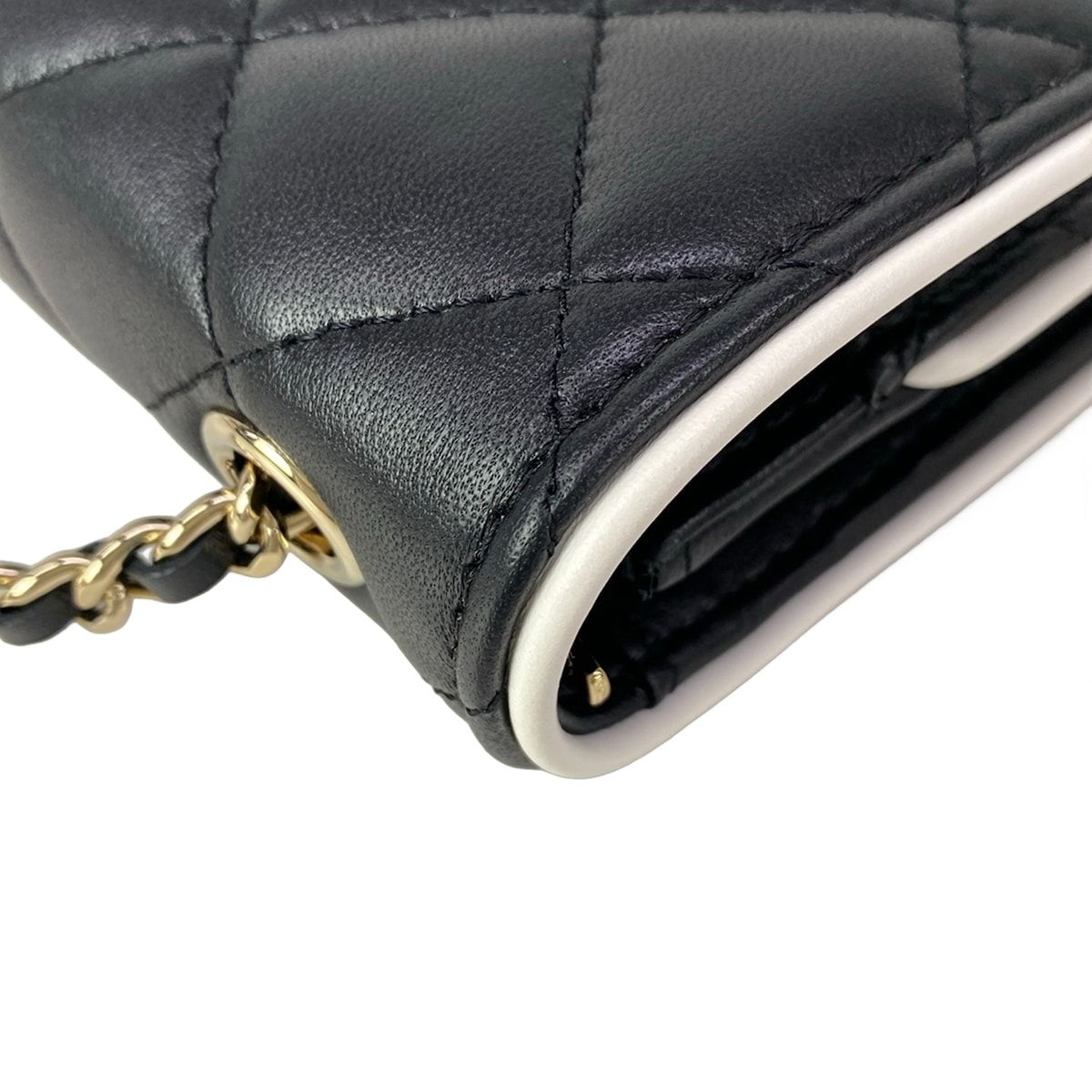 Chanel Wallet Quilted Black White Chain Metal Gold Lambskin Shoulder — view 8
