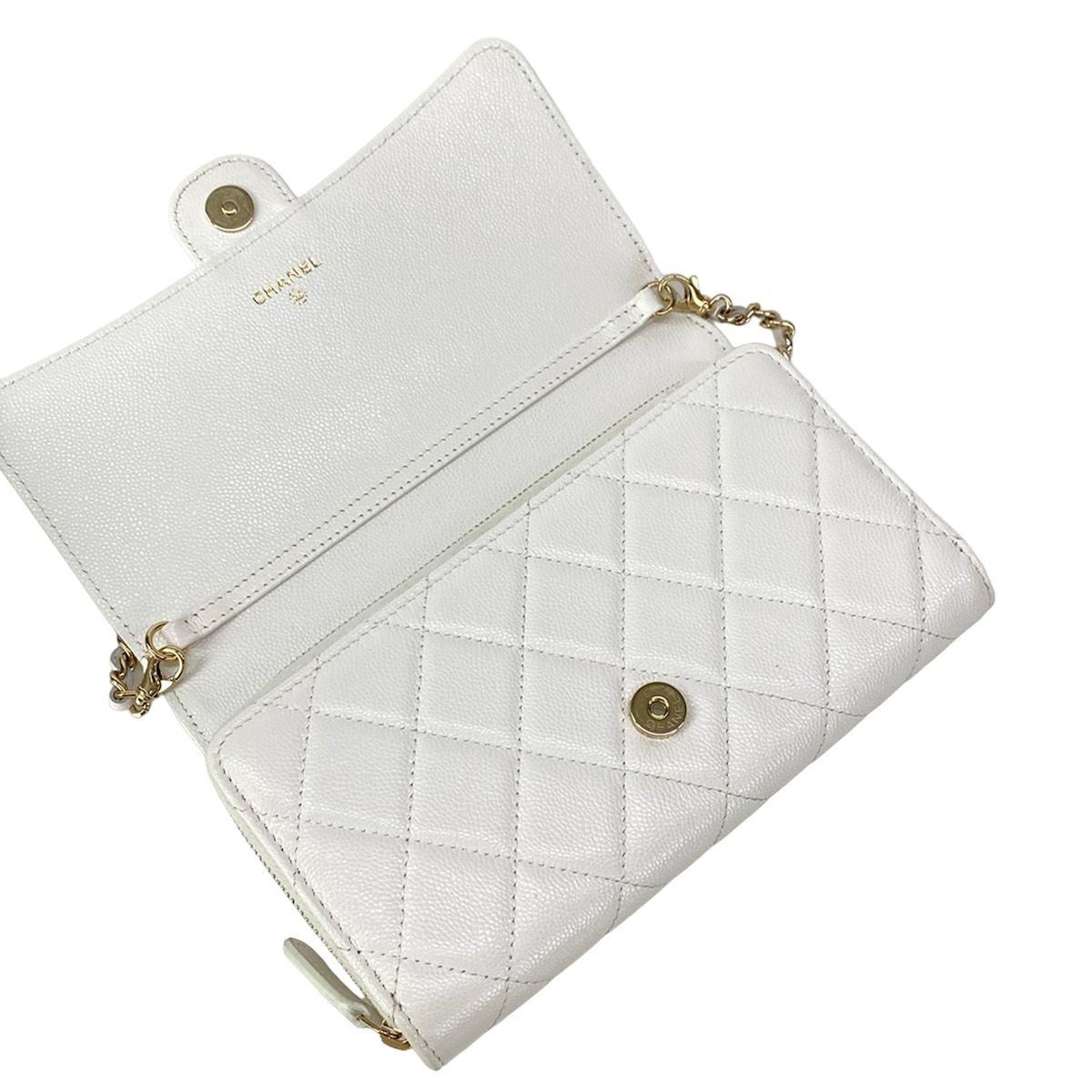 Chanel Wallet Quilted White Chain Shoulder — view 3
